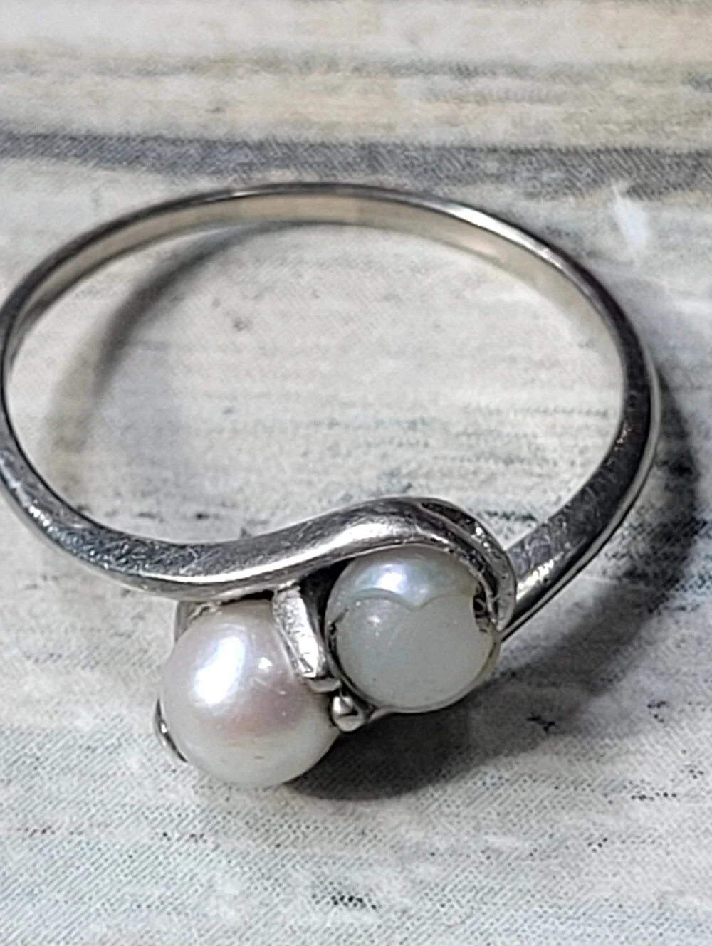 10k Classic Pearl Two-Stone white Gold Ring - White Pearls